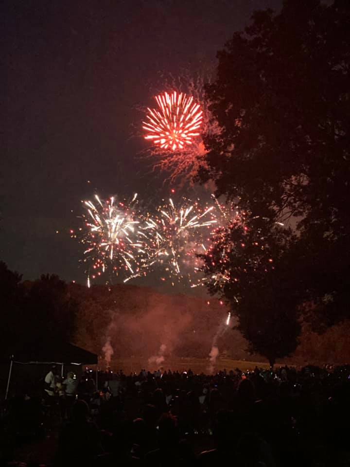 Greenbelt fireworks 2021 by Linda Ivy