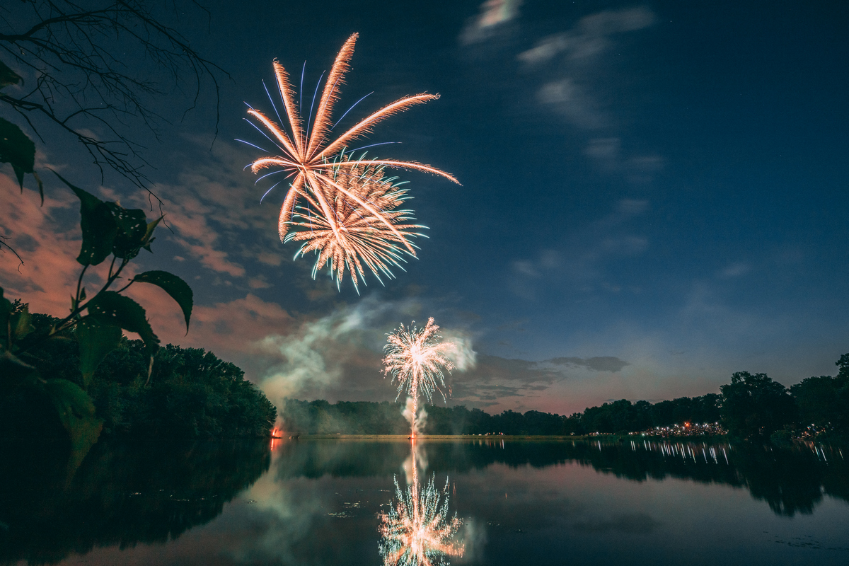 Greenbelt Fireworks 2021 by Vlad Tchompalov